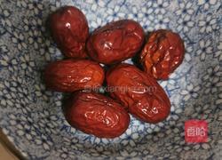 银耳百合雪梨红枣汤的做法图解4