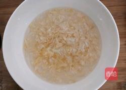 红枣雪梨银耳汤的做法图解1