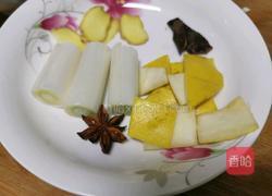 排骨莲藕汤的做法图解2