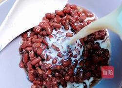 红豆牛奶汤(调经补血)的做法图解8