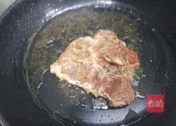 豪华牛排干酪三酱有机食蔬汉堡的做法图解4