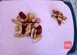 滋补桂圆红枣黑米羹的做法图解4