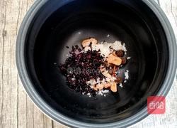 滋补桂圆红枣黑米羹的做法图解5