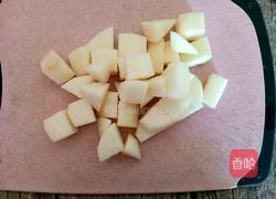 冰糖雪梨百合糖水的做法图解3