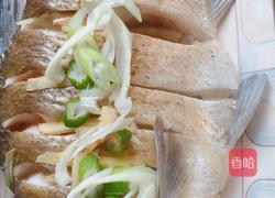 清蒸鲈鱼的做法图解3
