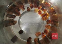 桃胶小米汤的做法图解1