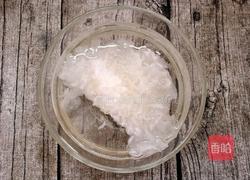 红枣南瓜银耳汤的做法图解1