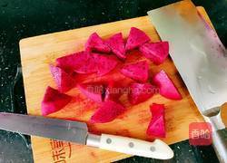 养生哈密瓜火龙果甜汤的做法图解6