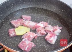 海带排骨汤的做法图解2