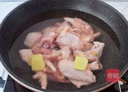 香菇玉米胡萝卜鸡汤的做法图解3