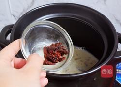 桃胶皂角米炖牛奶的做法图解10