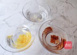 桃胶皂角米雪燕百合羹的做法图解2