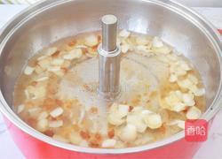 桃胶皂角米雪燕百合羹的做法图解9