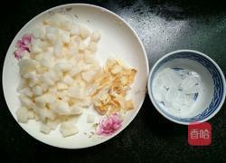 百合梨汤的做法图解2