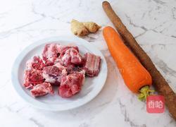 排骨山药胡萝卜汤的做法图解1