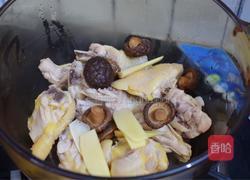 竹荪炖鸡汤的做法图解7