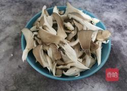 蘑菇肉片汤的做法图解4