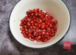 银耳莲子石榴汤的做法图解5