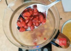 银耳莲子石榴汤的做法图解7