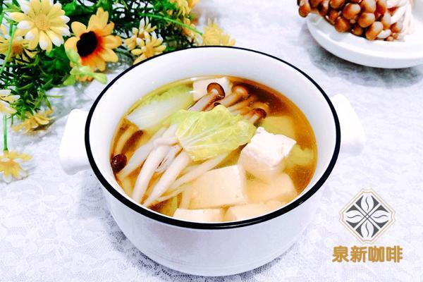 蟹味菇白菜豆腐汤