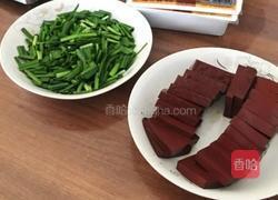 韭菜猪血汤的做法图解1