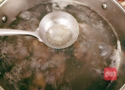 香菇玉米牛骨头汤的做法图解6