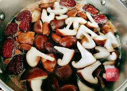 香菇玉米牛骨头汤的做法图解12
