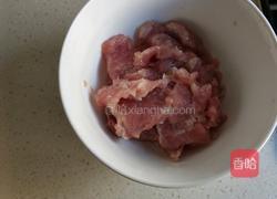 娃娃菜海鲜菇丸子汤的做法图解2