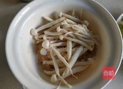 娃娃菜海鲜菇丸子汤的做法图解5