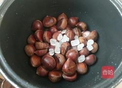 电饭煲焖板栗的做法图解3