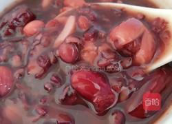 紫薯黑米莲子粥的做法图解7