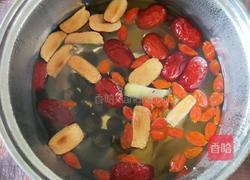 红枣桂圆枸杞汤的做法图解4