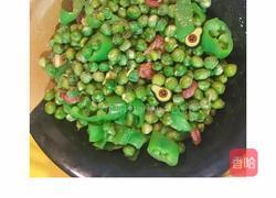 豌豆 青豆炒腊肠的做法图解4
