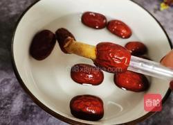 当归红枣枸杞汤的做法图解3