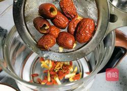 当归红枣枸杞汤的做法图解6