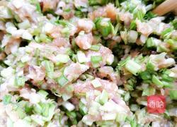 猪肉馅生煎包的做法图解3