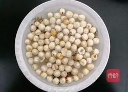 桂花椰奶莲子汤的做法图解2