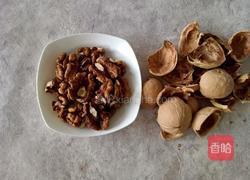 核桃花生牛奶的做法图解2