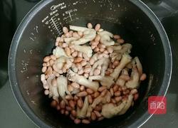 花生红枣鸡爪汤的做法图解7