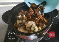 榛蘑炖鸡汤的做法图解7