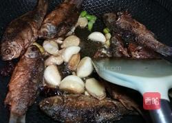 黄豆焖小酥鱼的做法图解5