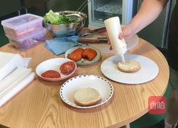 汉堡｜红色鸡排汉堡的做法图解3