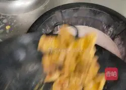 Illustration of how to make Guobao Pork 11