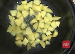 香煎土豆香肠块的做法图解7