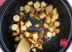 香煎土豆香肠块的做法图解11