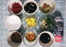 麻辣鸭锁骨的做法图解1