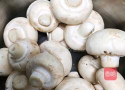 煎口蘑的做法图解1