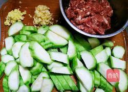 丝瓜炒肉片的做法图解2