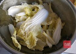 娃娃菜炖冻豆腐的做法图解1