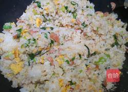 酱油炒饭的做法图解2